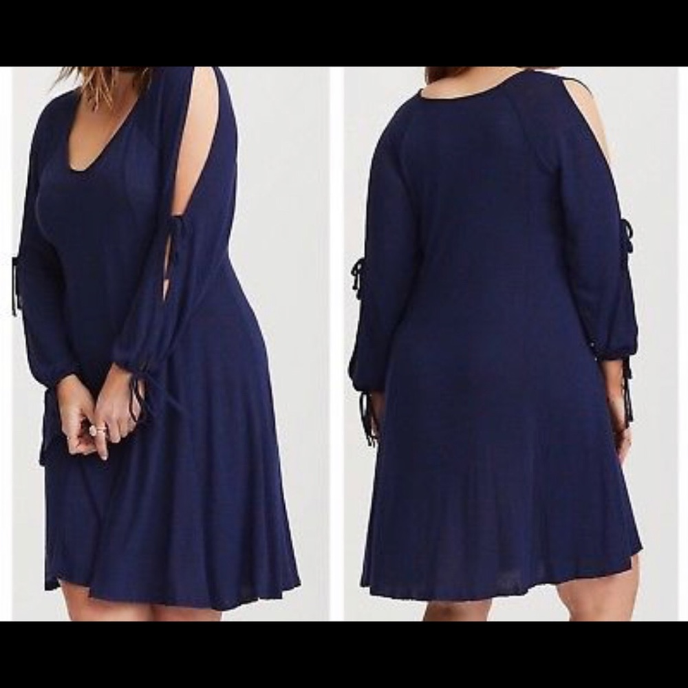 FINAL PRICE Torrid navy dress size 3